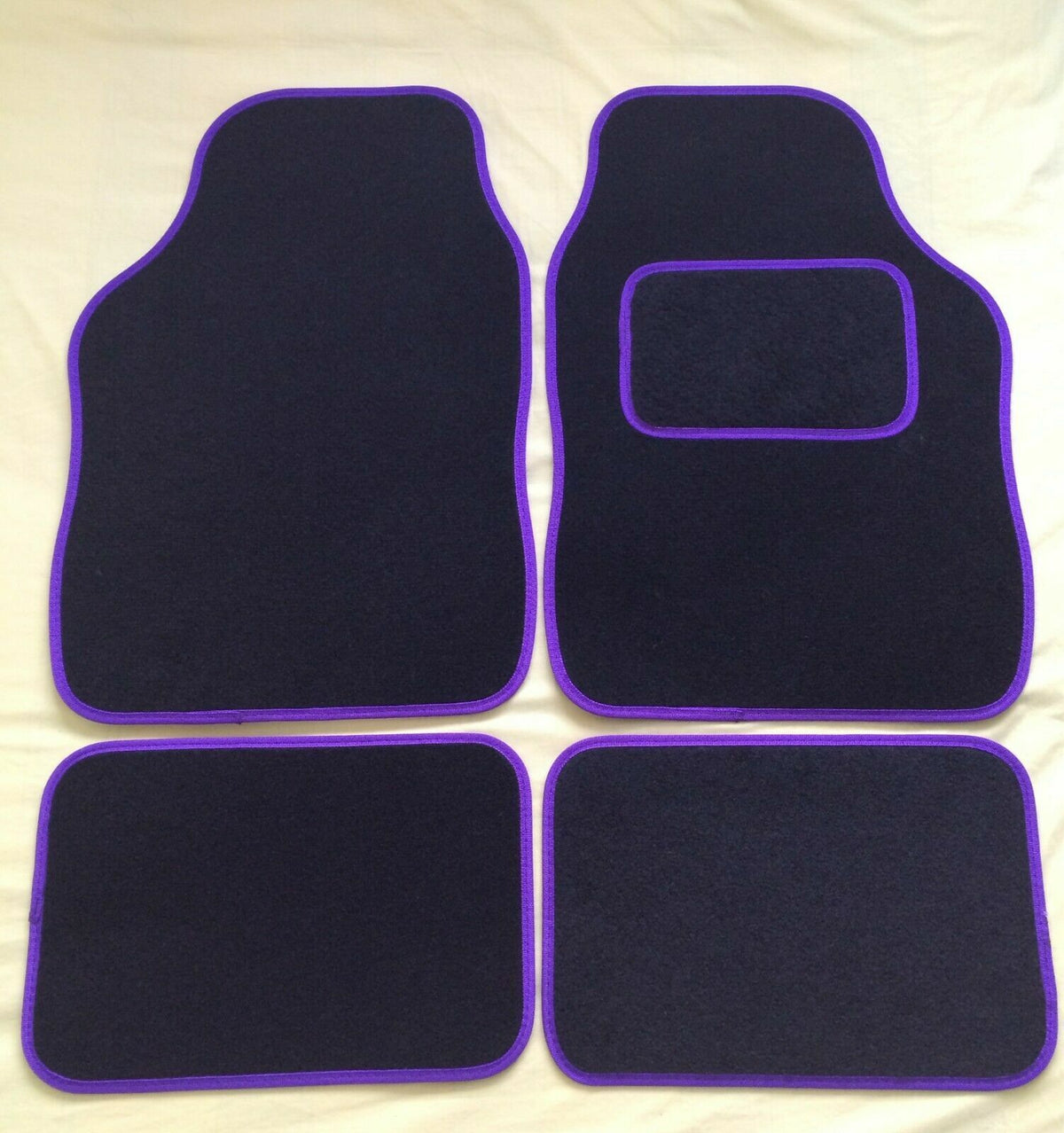 UNIVERSAL CAR FLOOR MATS BLACK WITH PURPLE EDGING - 4 PIECE SET